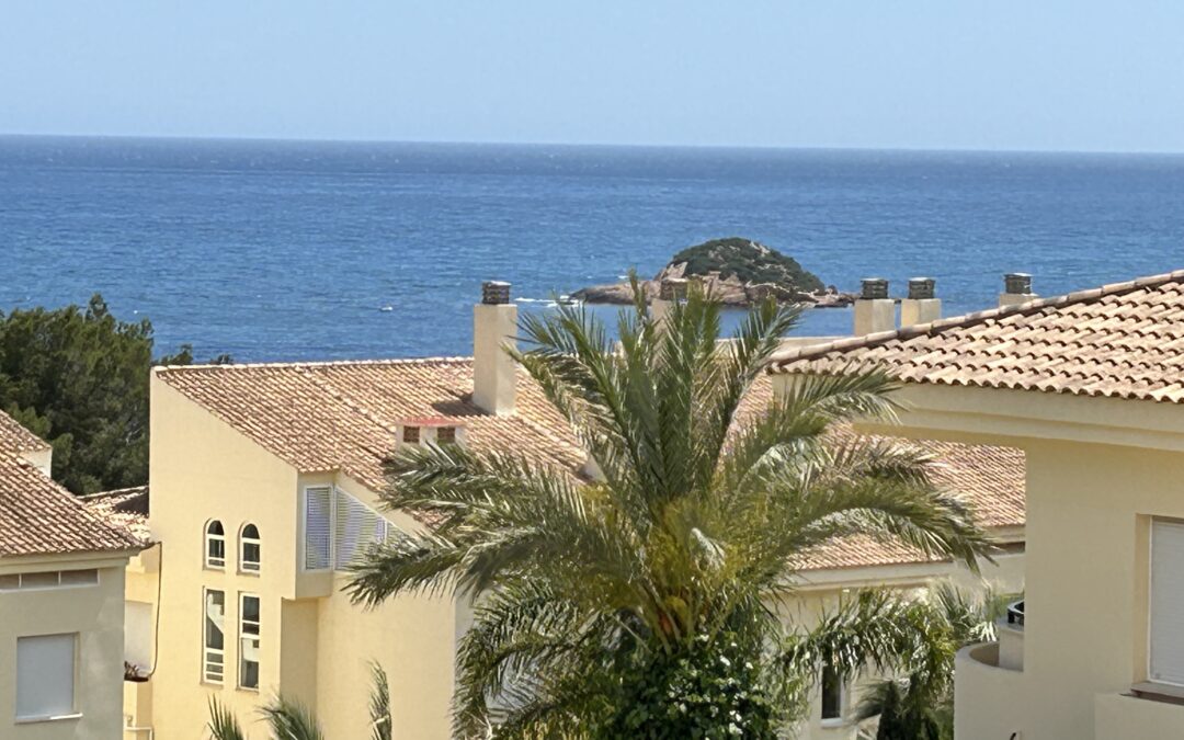 Atico duplex con vista al mar